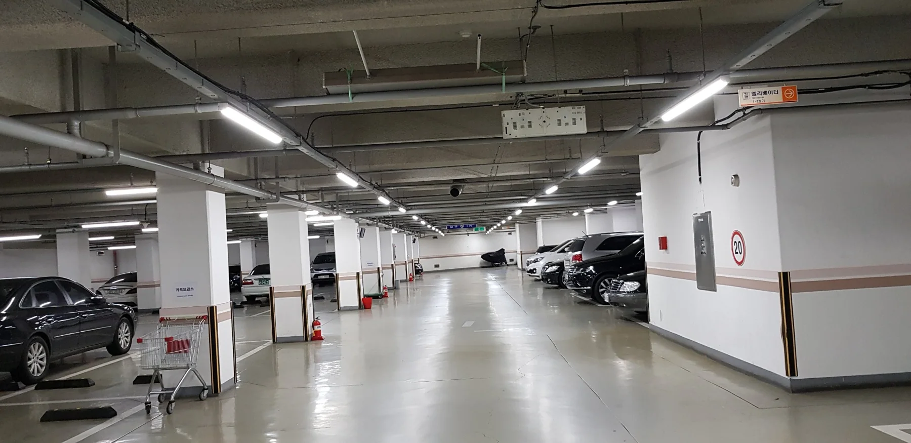 지하주차장 조명 설치 현장